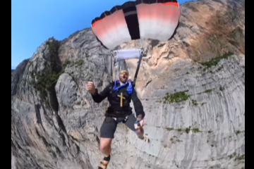 بالفيديو.. إقامة مراسم حفل زفاف بقفز العروسين بالمظلات مع الضيوف