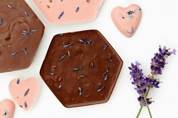 بالحشرات واللافندر.. 10 من أغرب نكهات الشوكولاته على الإطلاق