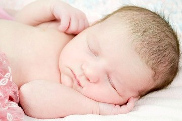 حقائق مهمة عن شعر المولود لابد من معرفتها للحفاظ على صحة الطفل