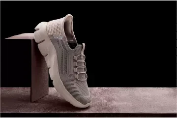 الأحذية الكاجوال من ماركة فيكتور كلارك Victor Clarke: علامة فارقة في عالم موضة الأحذية الرجالية الدارجة