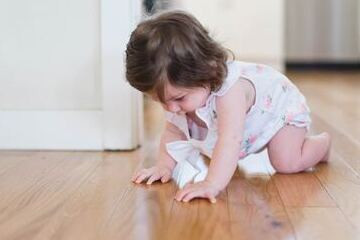 9 أمور صغيرة يفعلها طفلك الرضيع ليقول لكِ من خلالها بأنه يحبك