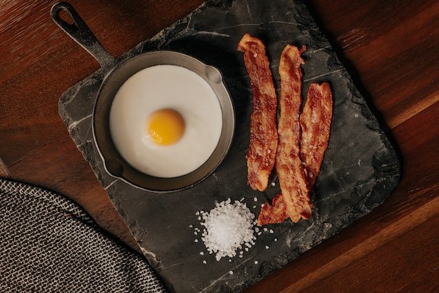 5 أطعمة يتجنّبها أطباء القلب في وجبة الفطور الصباحية