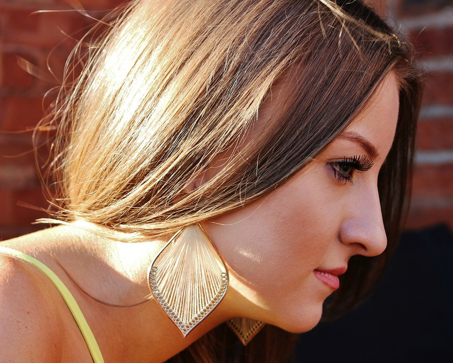 6 وصفات لزيادة كثافة الشعر ومنع تساقطه